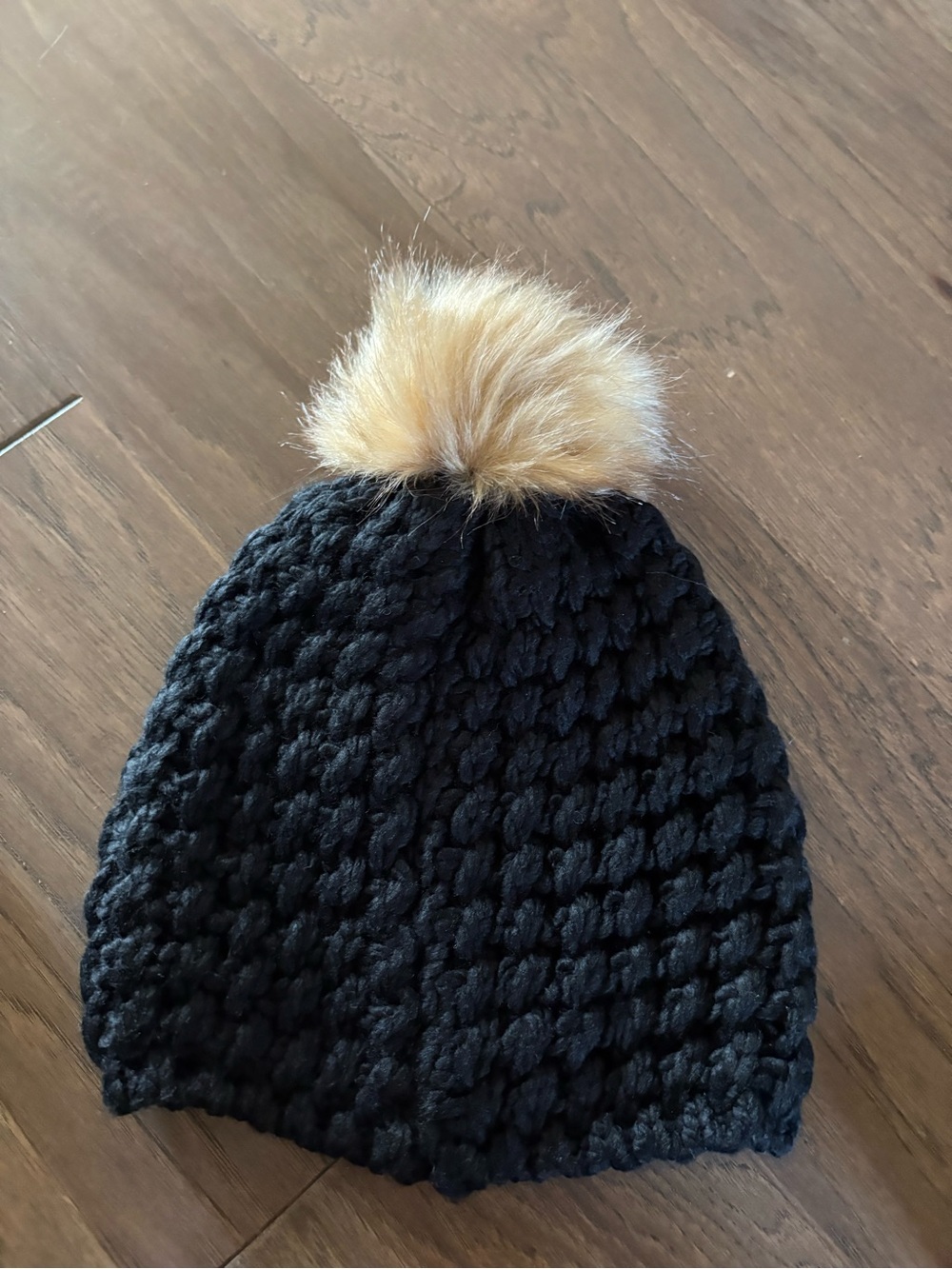 Fabletics Hat - Picture 3 of 3